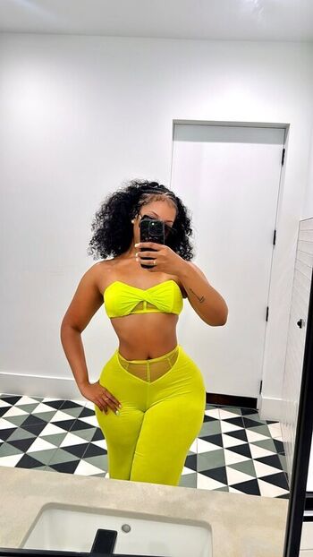 Full leaked Aishaaamarie private onlyfans photo