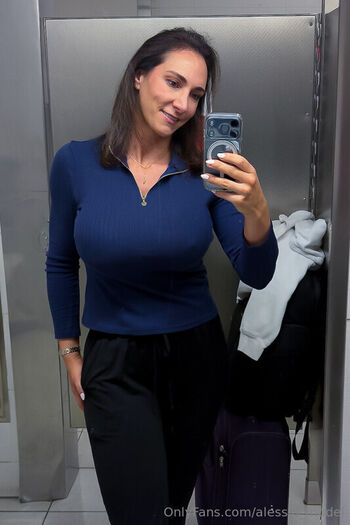 Full leaked Alessia model private onlyfans photo