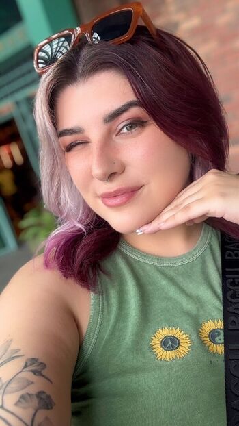Full leaked Alluux private onlyfans photo
