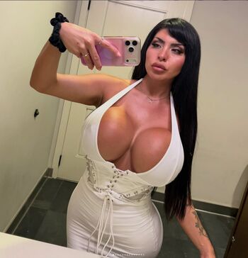 Full leaked Alondra roi page private onlyfans photo