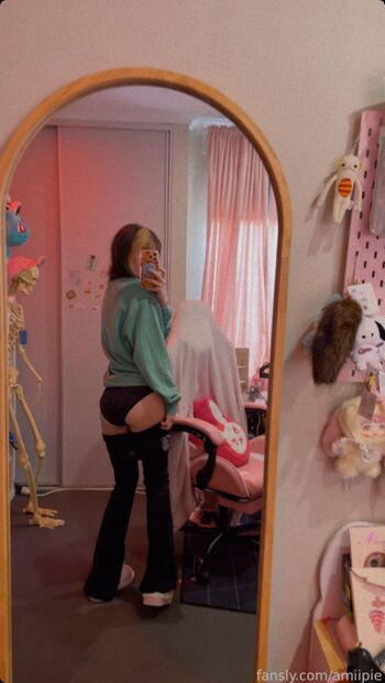 Full leaked Amiipie page private onlyfans photo