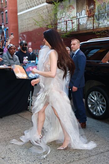 Anne Hathaway