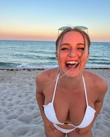Full leaked Aquisandrax private onlyfans photo