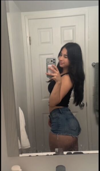 Full leaked Arlenevera private onlyfans photo