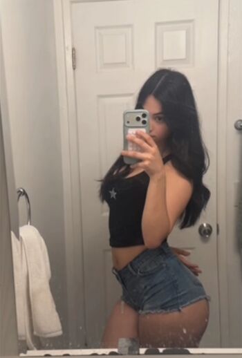 Full leaked Arlenevera private onlyfans photo