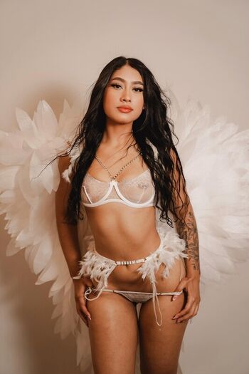 Ashley_Beaomunt