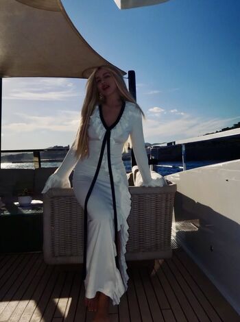 Full leaked Ava max private onlyfans photo