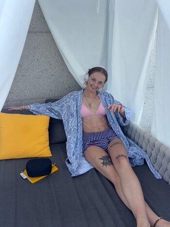Full leaked Avery shipp private onlyfans photo
