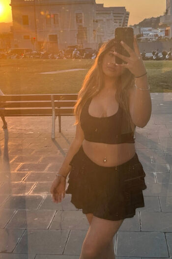 Full leaked Avneet kaur page private onlyfans photo