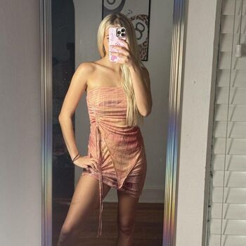Full leaked Bella lyn  page private onlyfans photo