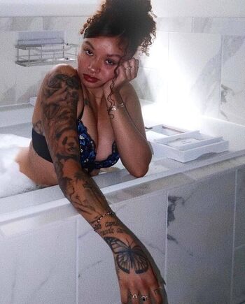 Full leaked Big cash cass private onlyfans photo