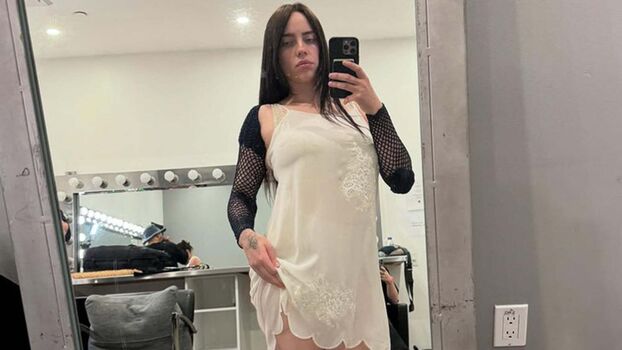 Full leaked Billi eilish private onlyfans photo