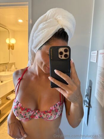 Full leaked Bruluccas private onlyfans photo