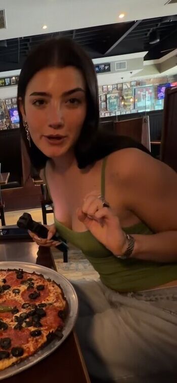 Full leaked Charli d amelio private onlyfans photo