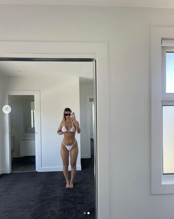 Full leaked Chlotobin private onlyfans photo