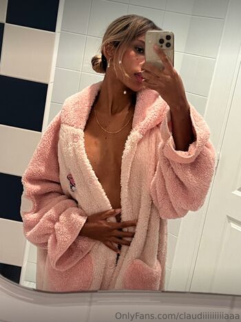 Full leaked Claudiiiiiiiiiaaa page private onlyfans photo
