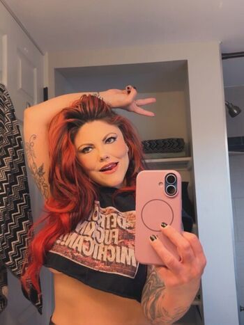 Corinne Leigh