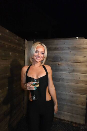Full leaked Darianrhodess private onlyfans photo