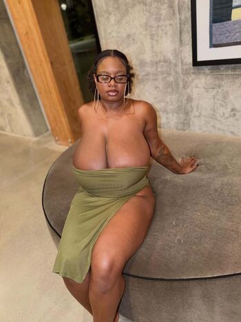 Full leaked Darkskinchk private onlyfans photo
