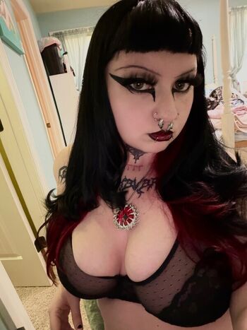 De4dGrrrl