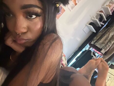 Full leaked Decembrsprincess private onlyfans photo