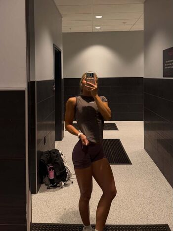 Full leaked Delaneylee private onlyfans photo