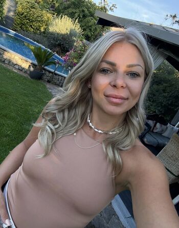 Full leaked Dianazuzic private onlyfans photo