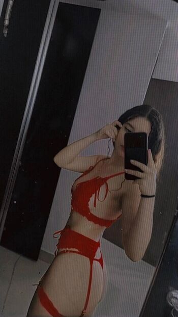 Full leaked Doux amer private onlyfans photo