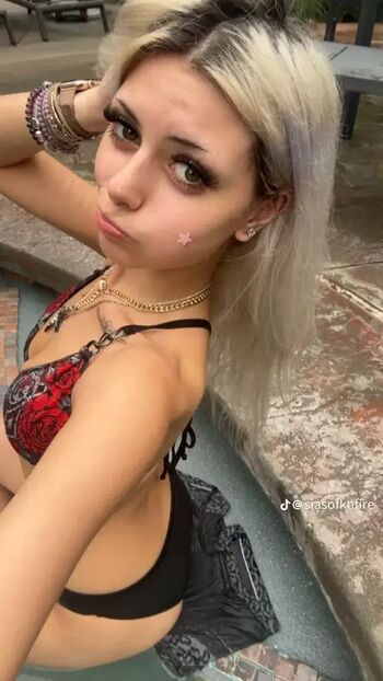 Full leaked Ealiesia private onlyfans photo