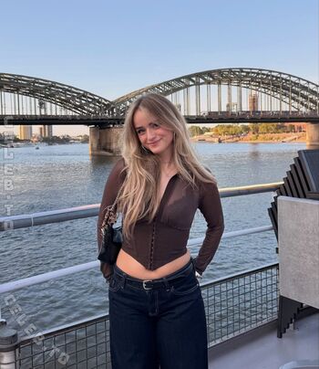 Full leaked Easyemi private onlyfans photo
