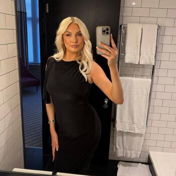 Full leaked El rowlandsxx private onlyfans photo
