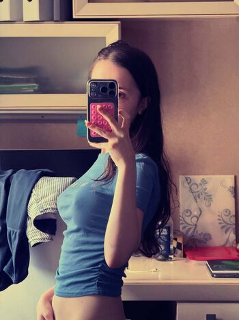 Elissa Selen