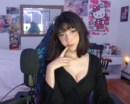 Full leaked Emiliacosplay private onlyfans photo