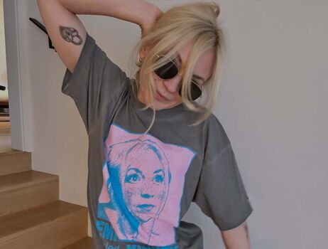Full leaked Emily kinney private onlyfans photo