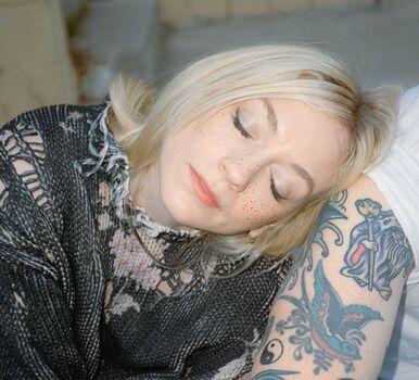 Full leaked Emily kinney private onlyfans photo