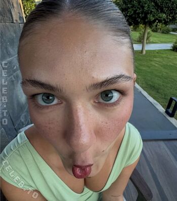 Full leaked Emilylior private onlyfans photo