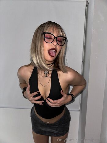 Full leaked Emipeach private onlyfans photo