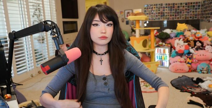 Full leaked Emiru private onlyfans photo