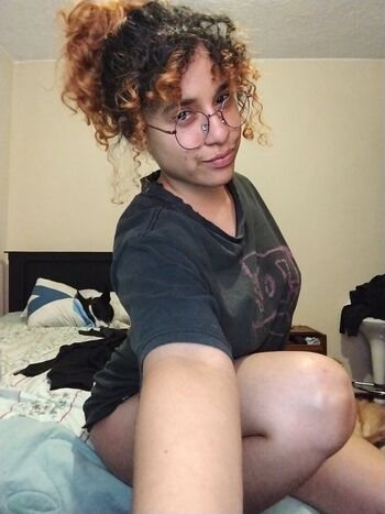 Full leaked Emylia smith private onlyfans photo