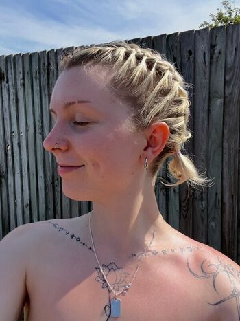 Full leaked Emzeeni private onlyfans photo
