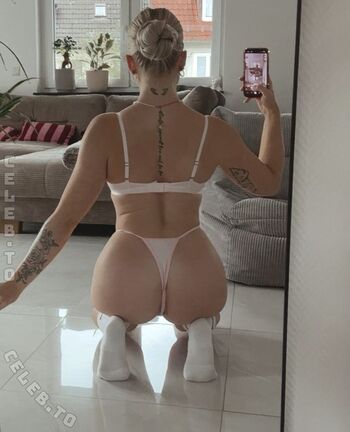 exclusive_ella