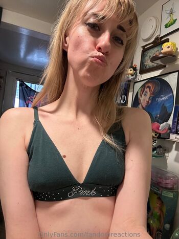 Full leaked Fandomreactions private onlyfans photo