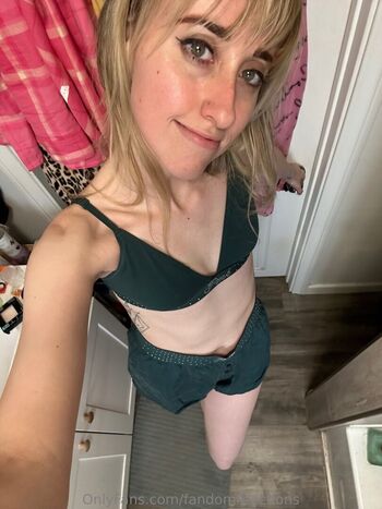 Full leaked Fandomreactions private onlyfans photo