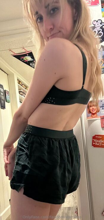 Full leaked Fandomreactions private onlyfans photo