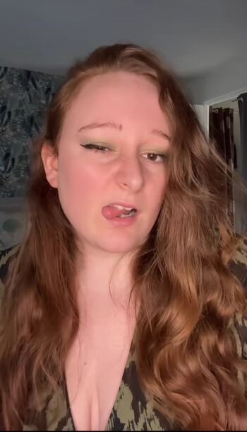 Full leaked Fannyjhsz private onlyfans photo