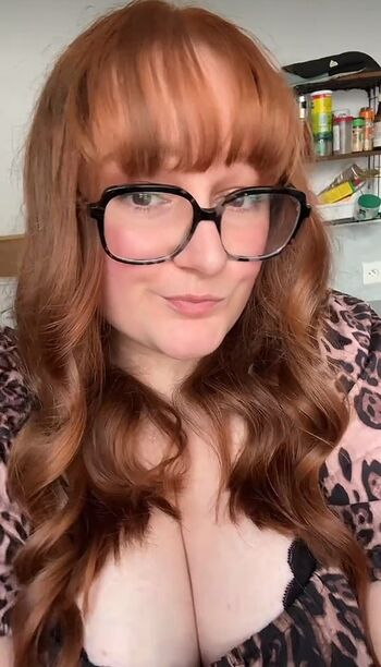 Full leaked Fannyjhsz private onlyfans photo
