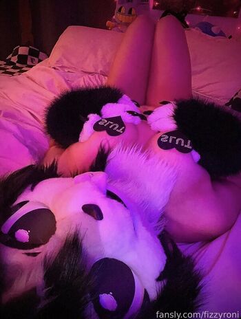 Full leaked Fizzyroni page private onlyfans photo
