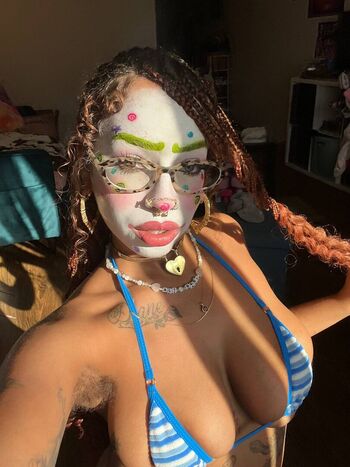 Full leaked Hairy women private onlyfans photo