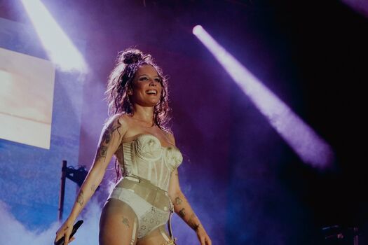 Full leaked Halsey page private onlyfans photo