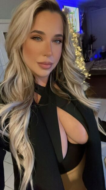 Full leaked Hayleesworld private onlyfans photo